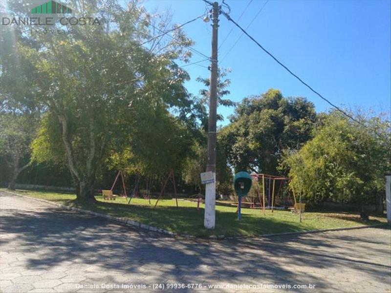 Casa em condomínio a Venda no Jardim das Rosas em Penedo (Itatiaia)