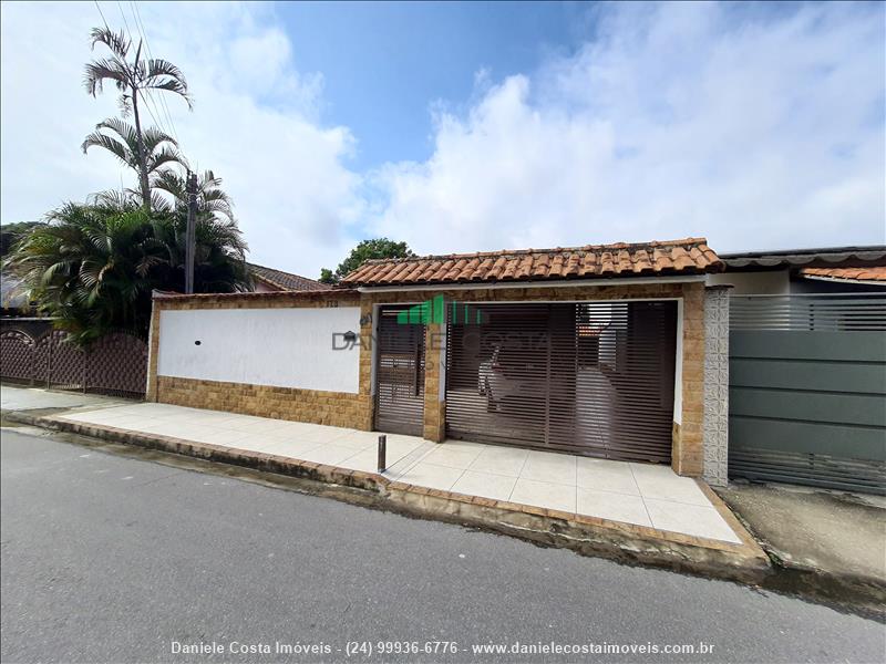 Casa a Venda no Campo Alegre em Itatiaia