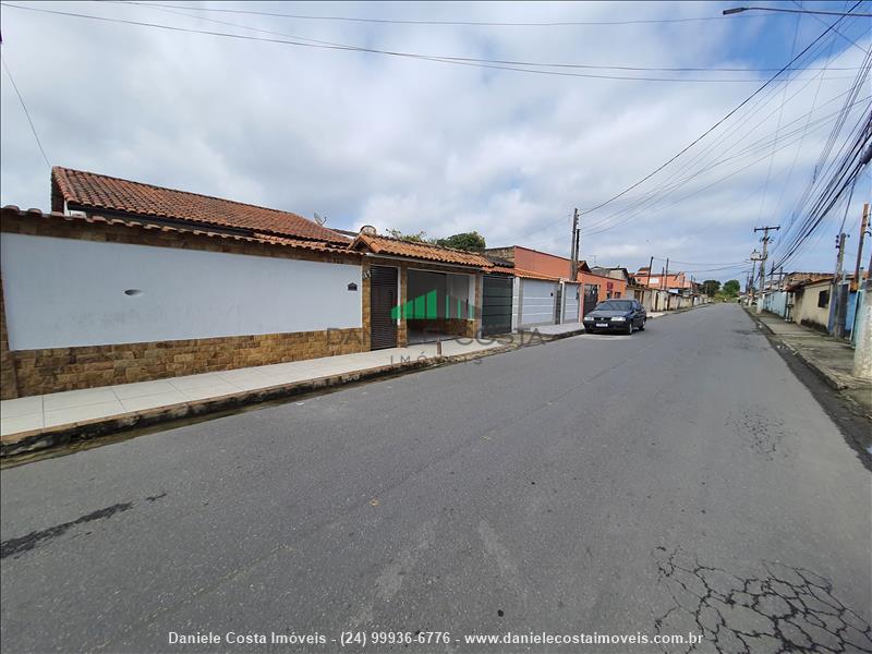 Casa a Venda no Campo Alegre em Itatiaia