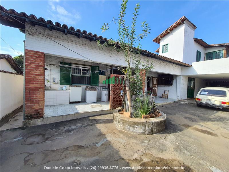 Casa a Venda no Centro em Resende