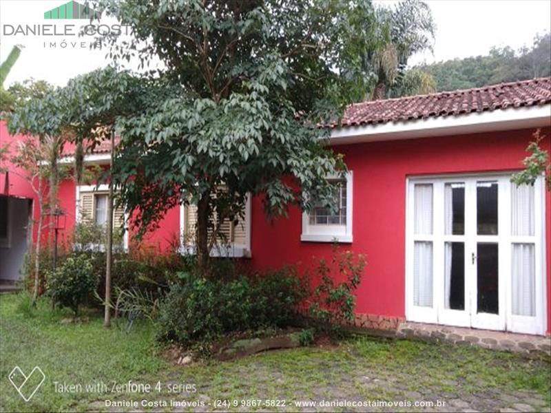 Casa a Venda no Centro em Penedo (Itatiaia)