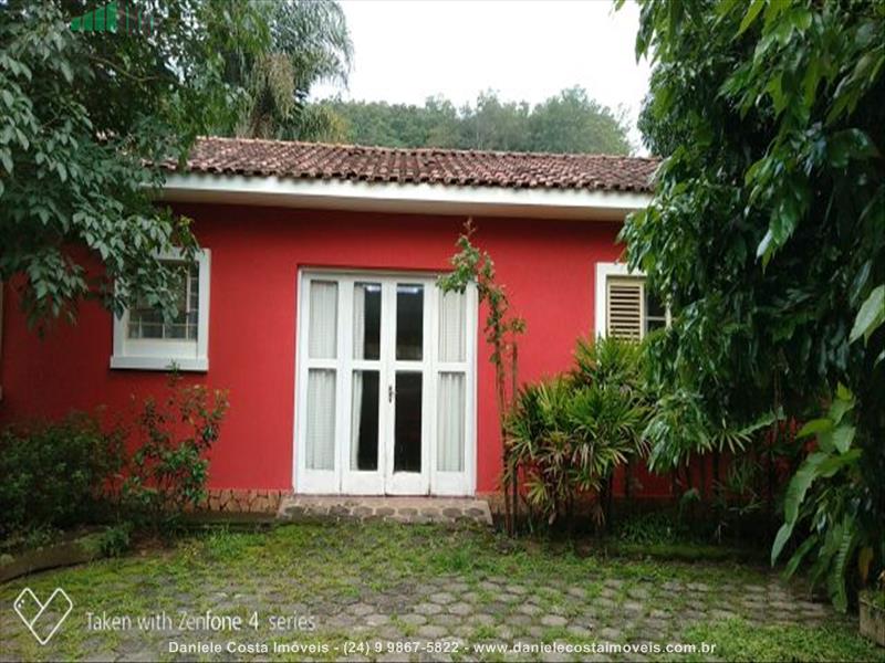 Casa a Venda no Centro em Penedo (Itatiaia)