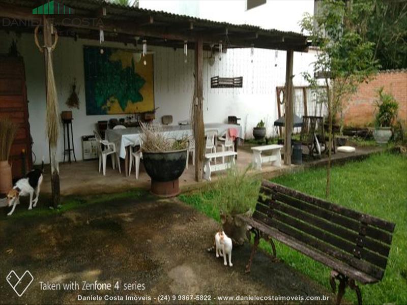 Casa a Venda no Centro em Penedo (Itatiaia)