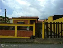 Casa à Venda
