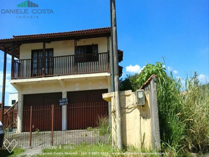 Casa a Venda no Campo Alegre em Itatiaia